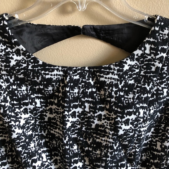 H&M Sheath dress scoop neck keyhole back sleeveles Cut Out C - Picture 3 of 9